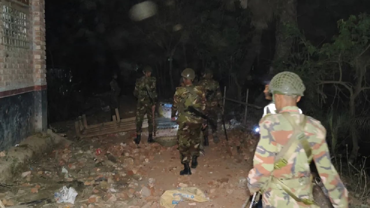 শৈলকূপায় ভিজিএফ কার্ড নিয়ে বিএনপির দুই পক্ষের সংঘর্ষে আহত ৪০