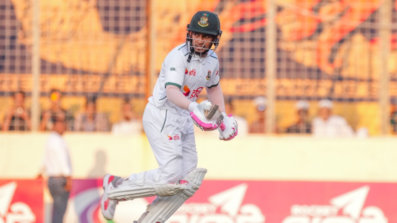 জন্মদিনে মুশফিকের ফিফটি
