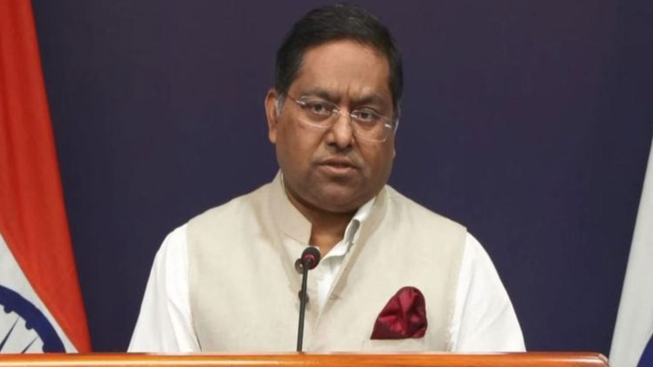 শেখ হাসিনাকে দেশে ফেরত পাঠানোর অনুরোধ খতিয়ে দেখছে ভারত: জয়সওয়াল