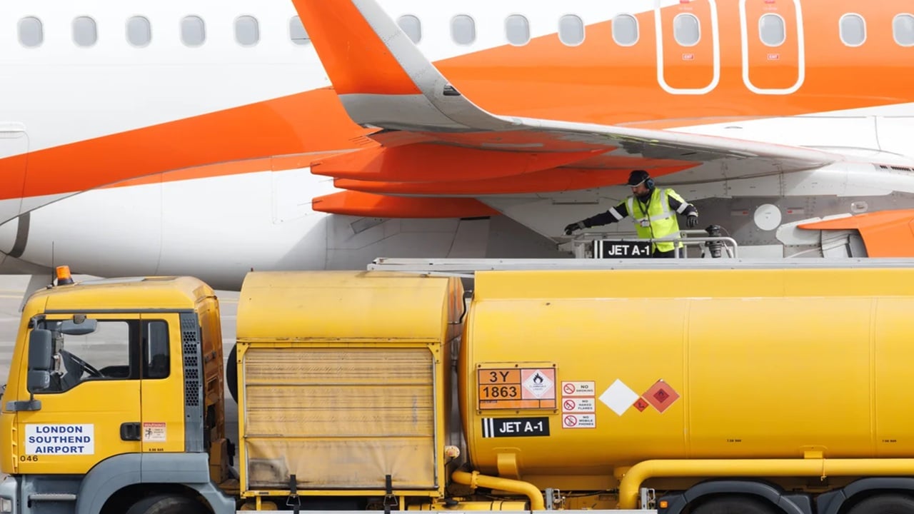 যুক্তরাজ্যে জেট ফুয়েলের উৎপাদন বাড়ানোর নির্দেশ