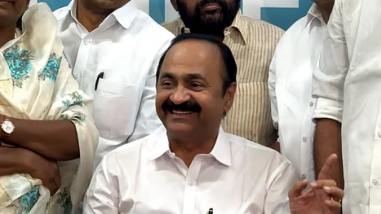 জটিলতা কাটিয়ে কেরালার নতুন মুখ্যমন্ত্রী সতীশন