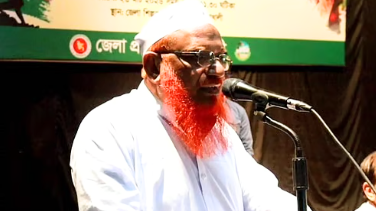 ‘মুক্তিযুদ্ধে বঙ্গবন্ধুর অবদান নেই’ বলায় বক্তাকে বহিষ্কার