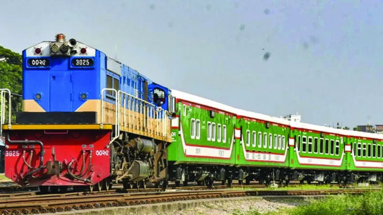 খুলনার সঙ্গে উত্তরবঙ্গের ট্রেন চলাচল স্বাভাবিক