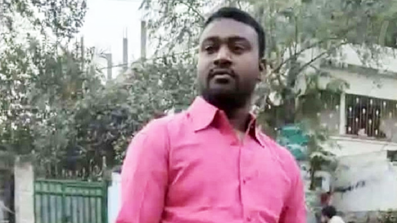 খুলনায় মধ্যরাতে তাঁতী দল নেতাকে কুপিয়ে হত্যা