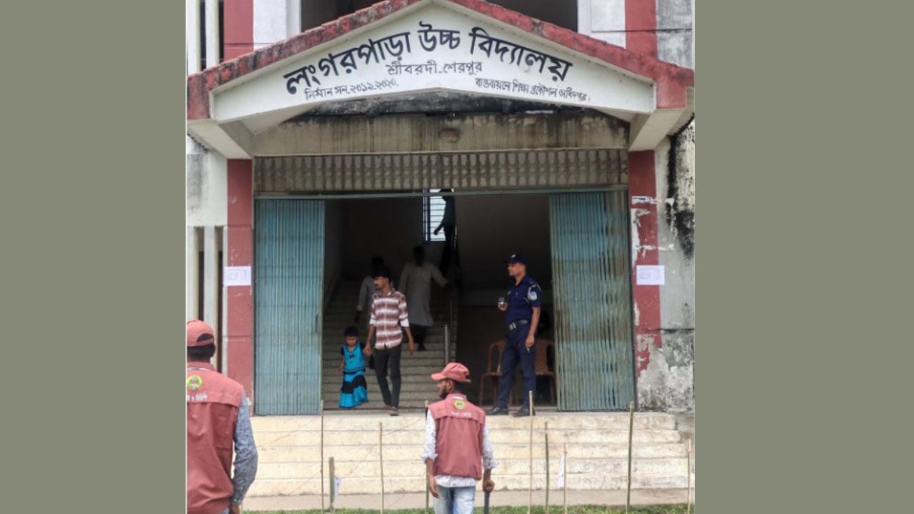 উপনির্বাচন: কেন্দ্রে জাল ভোট দিতে গিয়ে আটক ৬