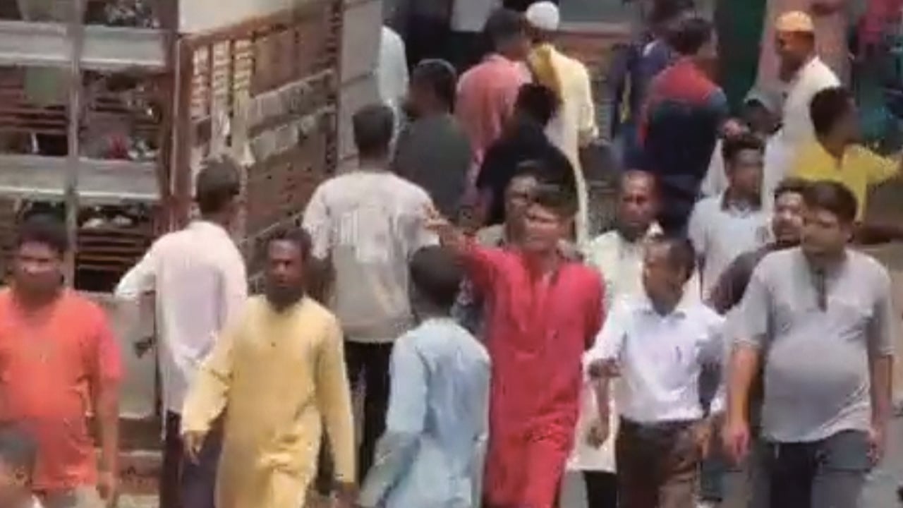 কোরবানি হাটের ইজারা নিয়ে বিএনপি-জামায়াতের হাতাহাতি