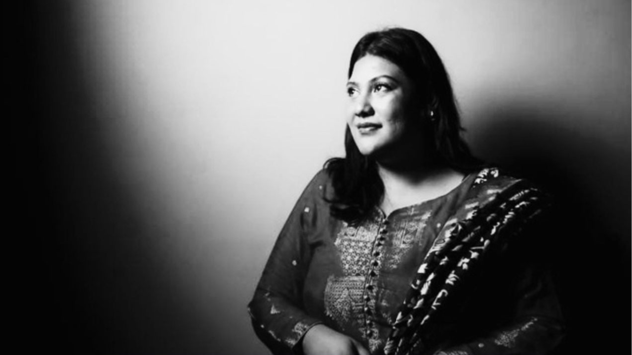 কারিনা কায়সারের মরদেহ দেশে পৌঁছেছে