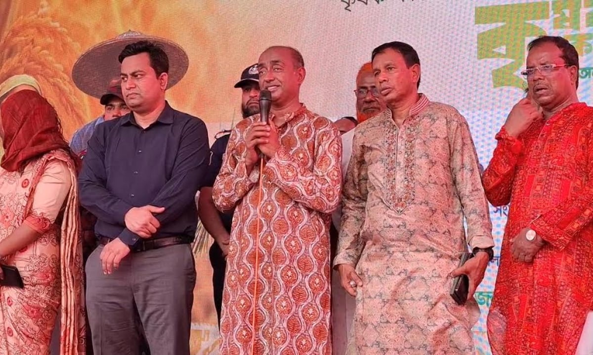 কৃষক কার্ড বিতরণে অনিয়মের সুযোগ নেই: আইনমন্ত্রী