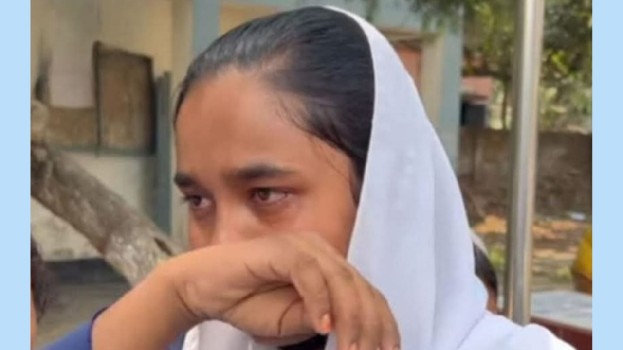 কুষ্টিয়ায় এক ঘণ্টা ধরে পুরনো প্রশ্নে পরীক্ষা, কেন্দ্র সচিবকে অব্যাহতি