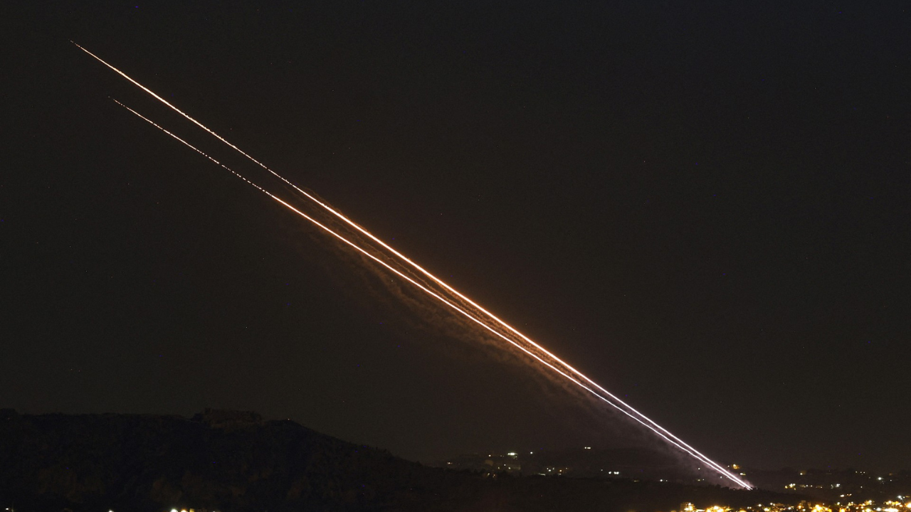 ইসরায়েলের সেনা সদর দপ্তরে হিজবুল্লাহর ক্ষেপণাস্ত্র হামলা