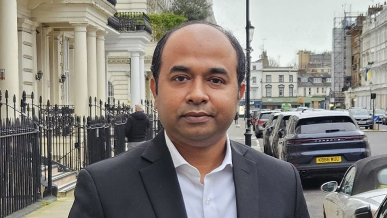 লন্ডনে বাংলাদেশ হাইকমিশনের প্রেস মিনিস্টার আকবর হোসেনের পদত্যাগ