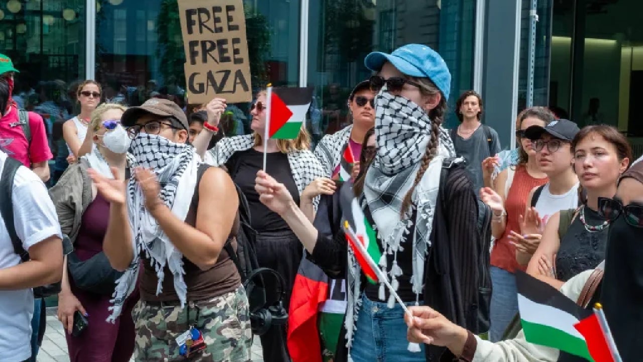 যুক্তরাজ্যে ফিলিস্তিনপন্থী শিক্ষার্থীদের ওপর নজরদারির অভিযোগ