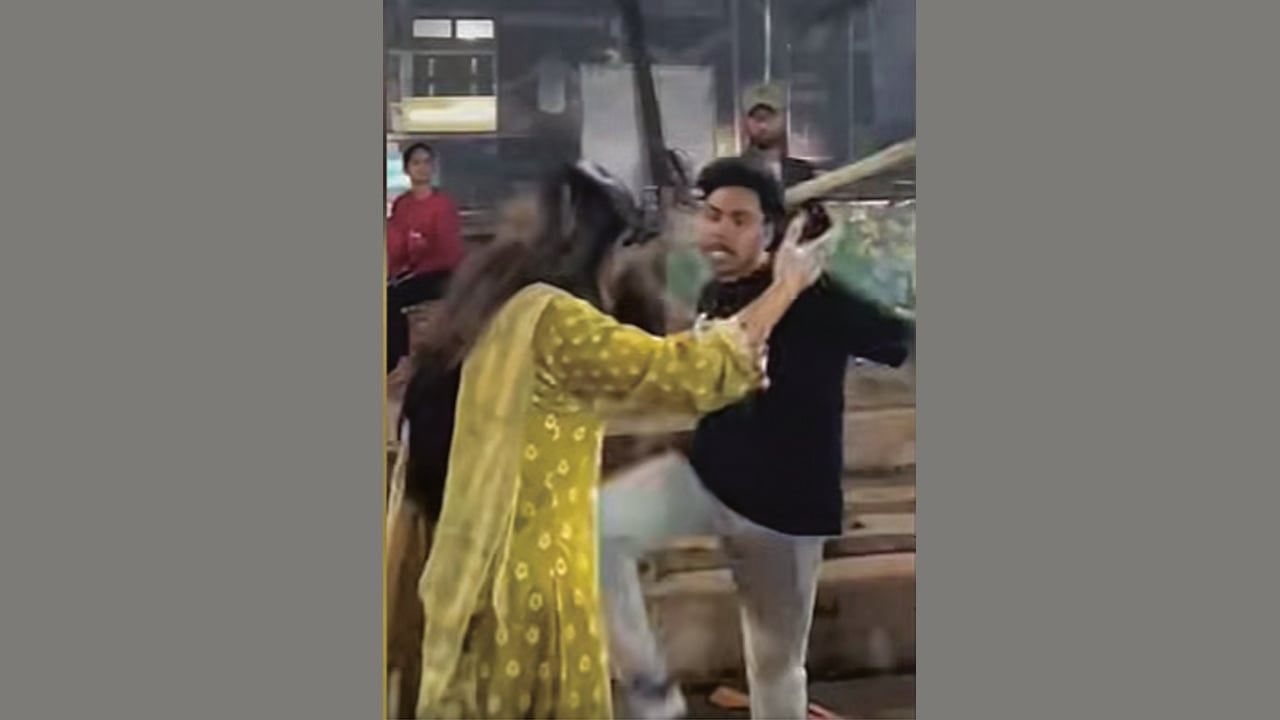 তরুণীকে লাঠি হাতে শাসানো সেই যুবক হত্যা মামলার আসামি