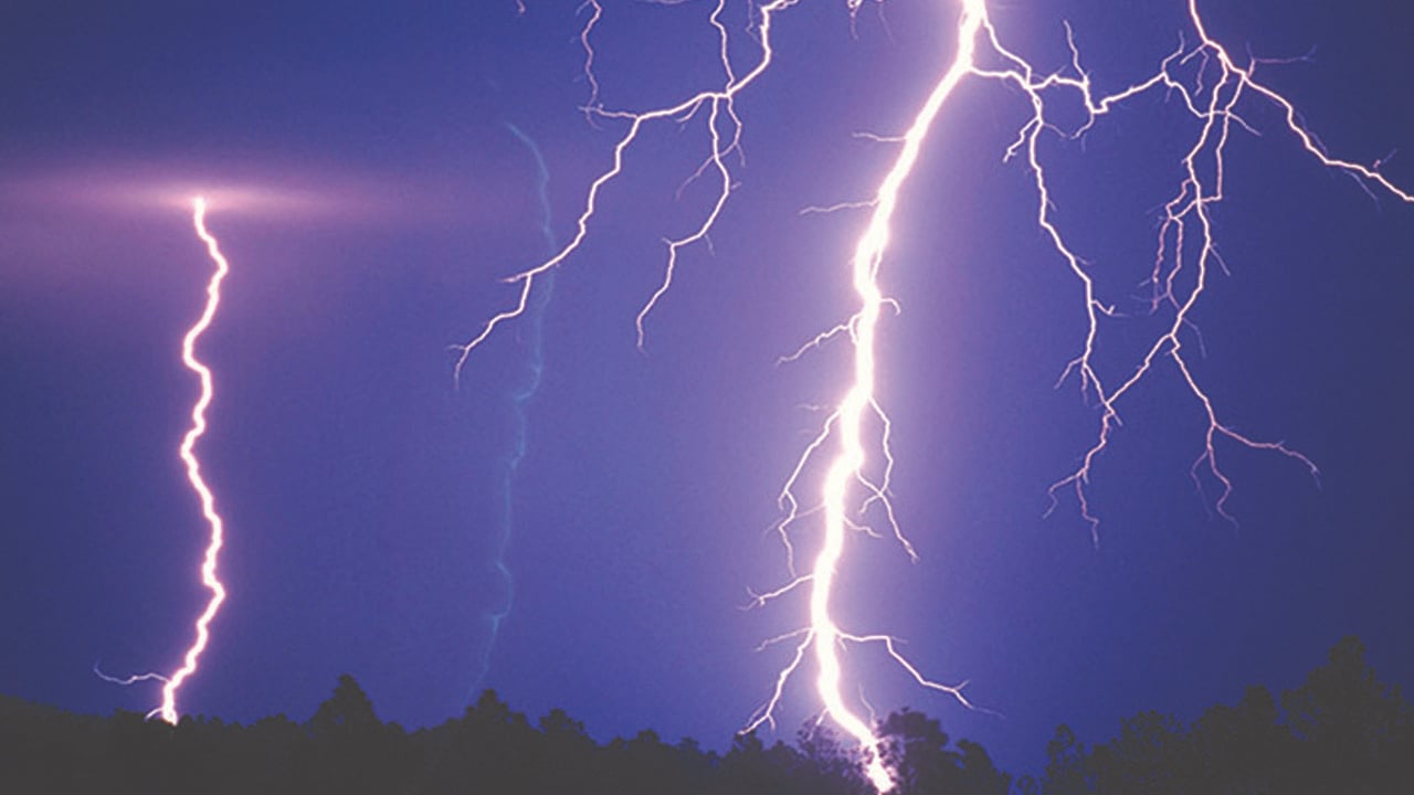 মাছ ধরতে গিয়ে বজ্রপাতে এক যুবকের মৃত্যু