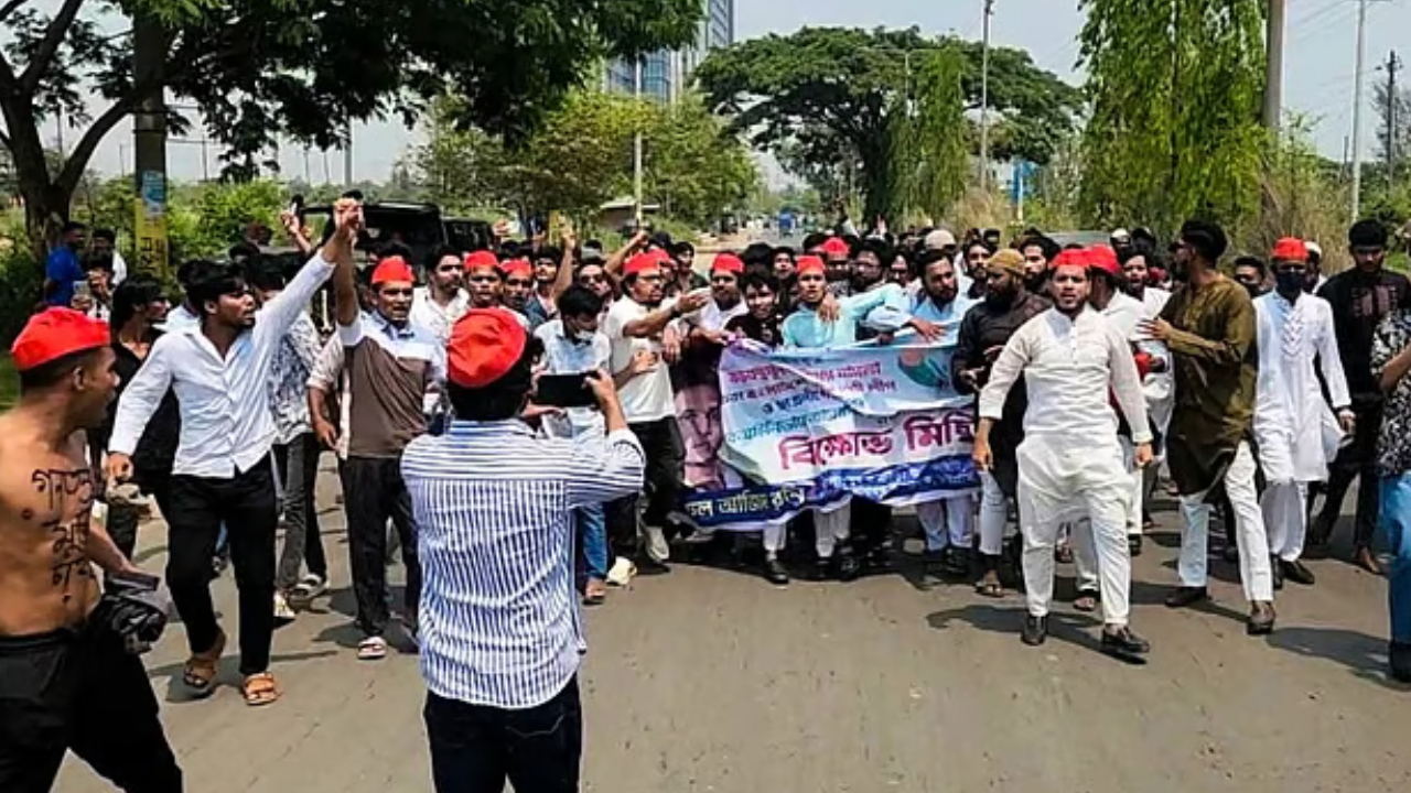 চট্টগ্রামে ছাত্রলীগের ঝটিকা মিছিল, আটক ৮