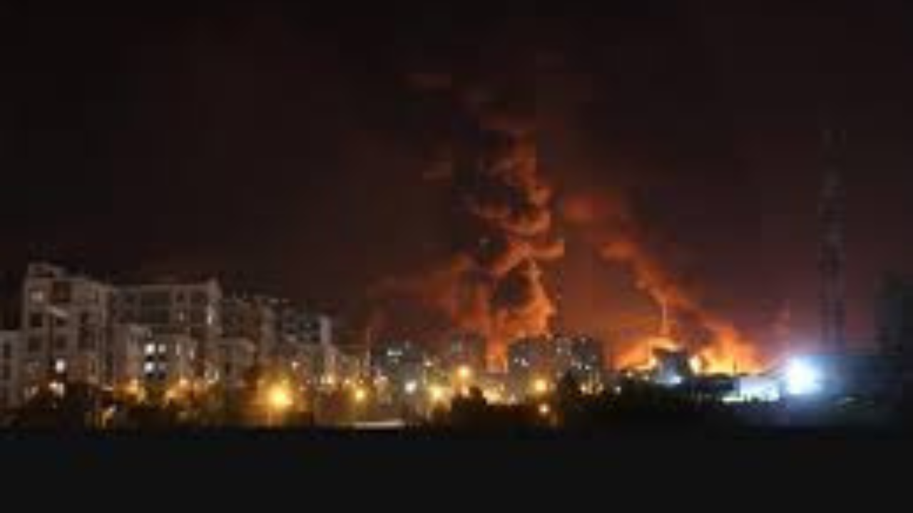 মধ্য ইসরায়েলের ১৫ স্থানে ইরানের ক্ষেপণাস্ত্র বিধ্বস্ত