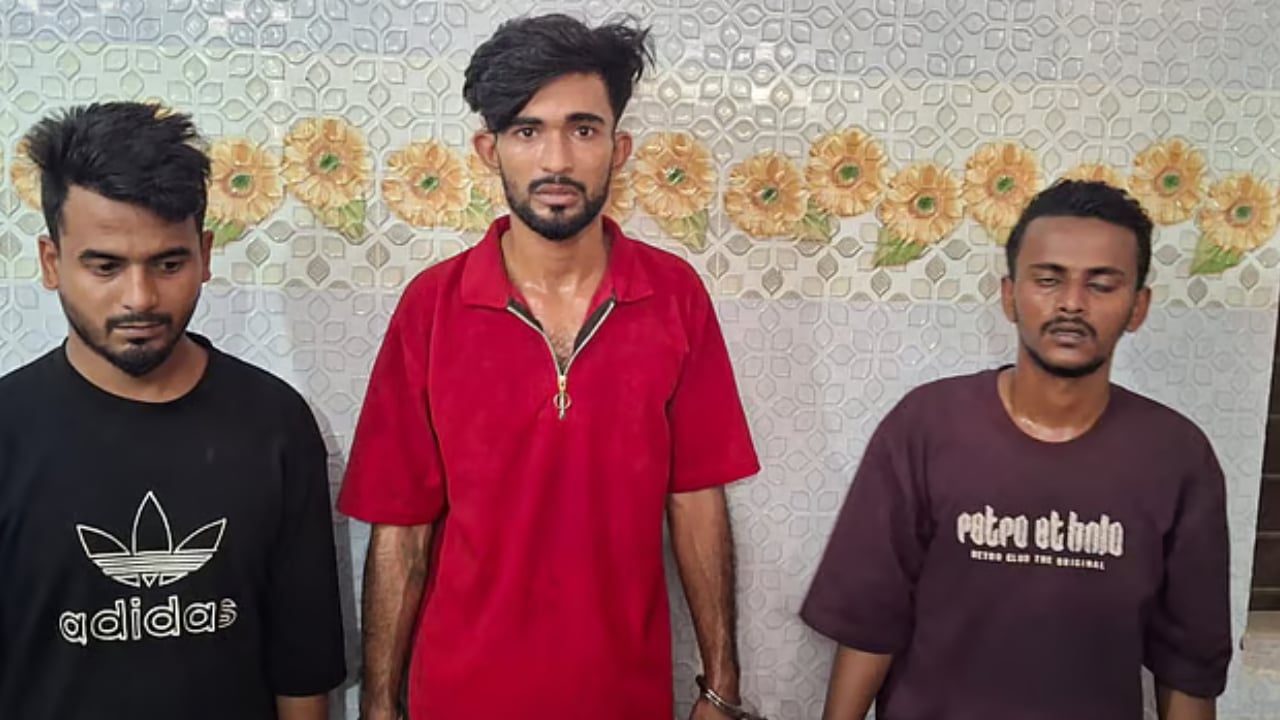 মোহাম্মদপুরে প্রকাশ্য দিবালোকে কিশোর গ্যাং প্রধানকে কুপিয়ে হত্যা