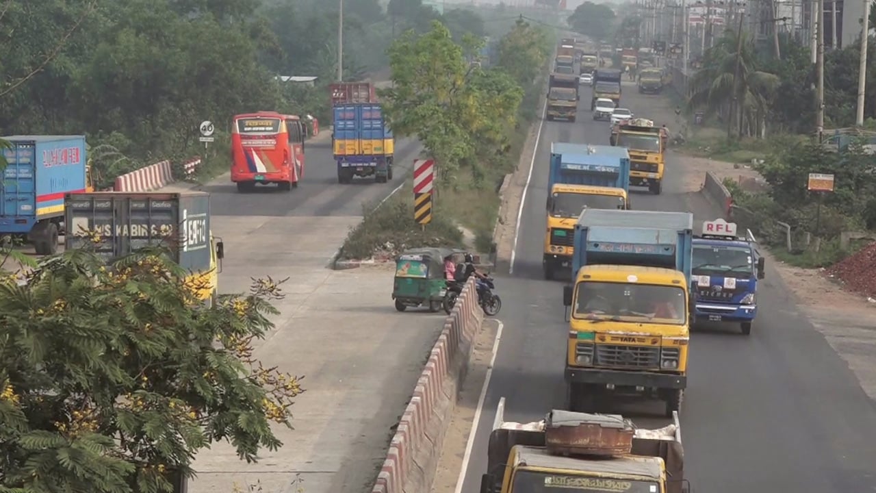 ঈদযাত্রা: ঢাকা-চট্টগ্রাম মহাসড়কে ৪ চ্যালেঞ্জ