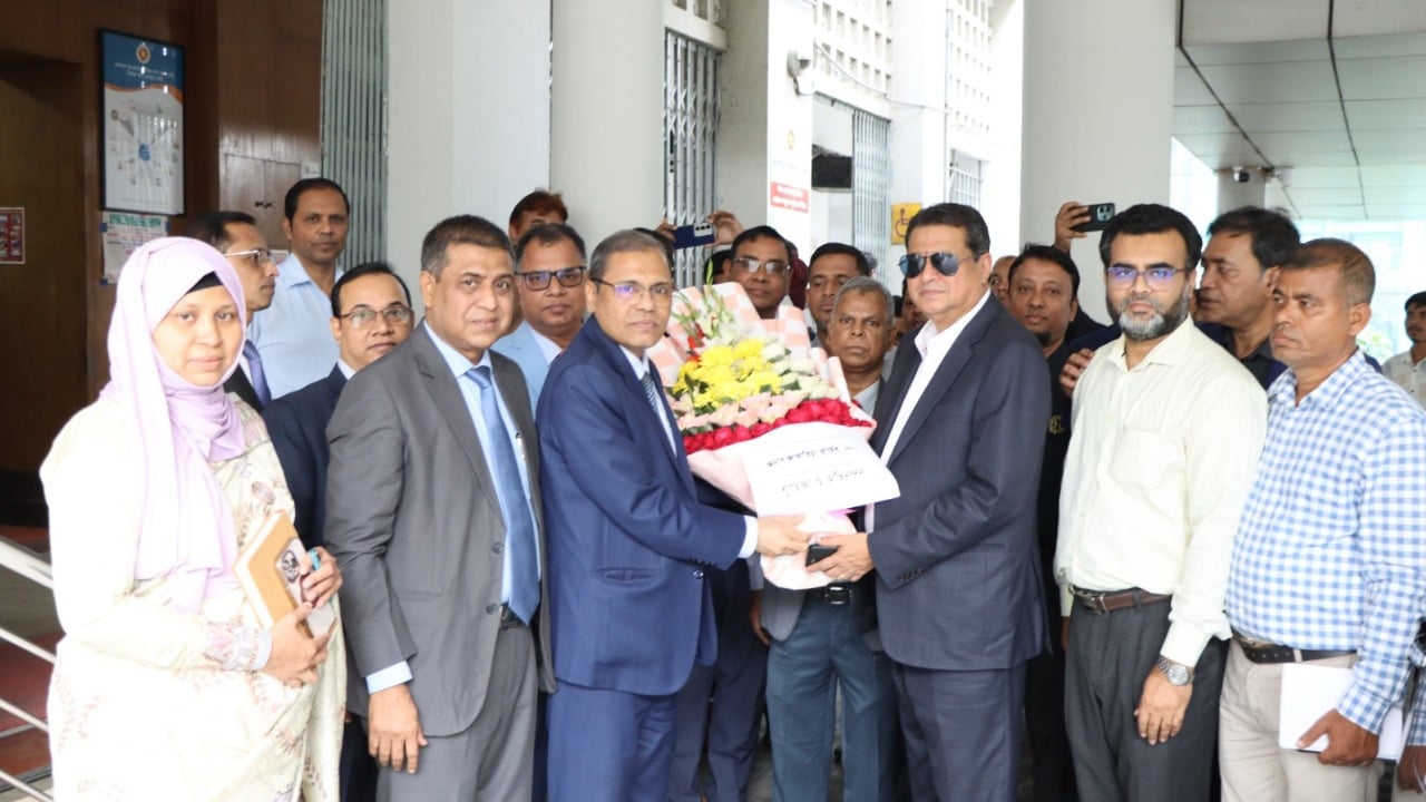 জনগণের প্রত্যাশা পূরণের অঙ্গীকার গণপূর্ত মন্ত্রী-প্রতিমন্ত্রীর