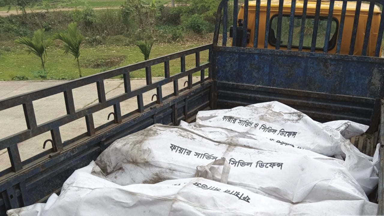 হবিগঞ্জে সড়কে ঝরলো ৪ প্রাণ