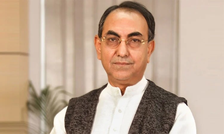 দীর্ঘ চিকিৎসা শেষে রাতে দেশে ফিরছেন মির্জা আব্বাস