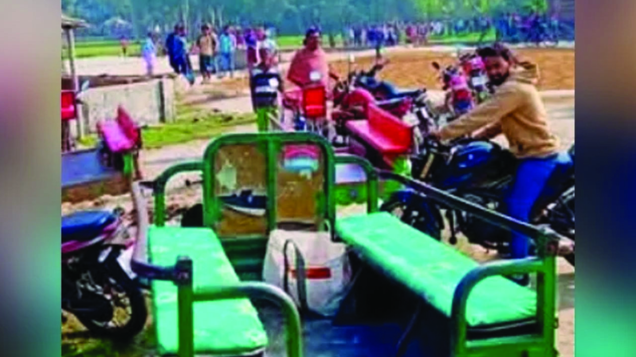 নওগাঁয় খাসি বলে কুকুরের মাংস বিক্রির অভিযোগ