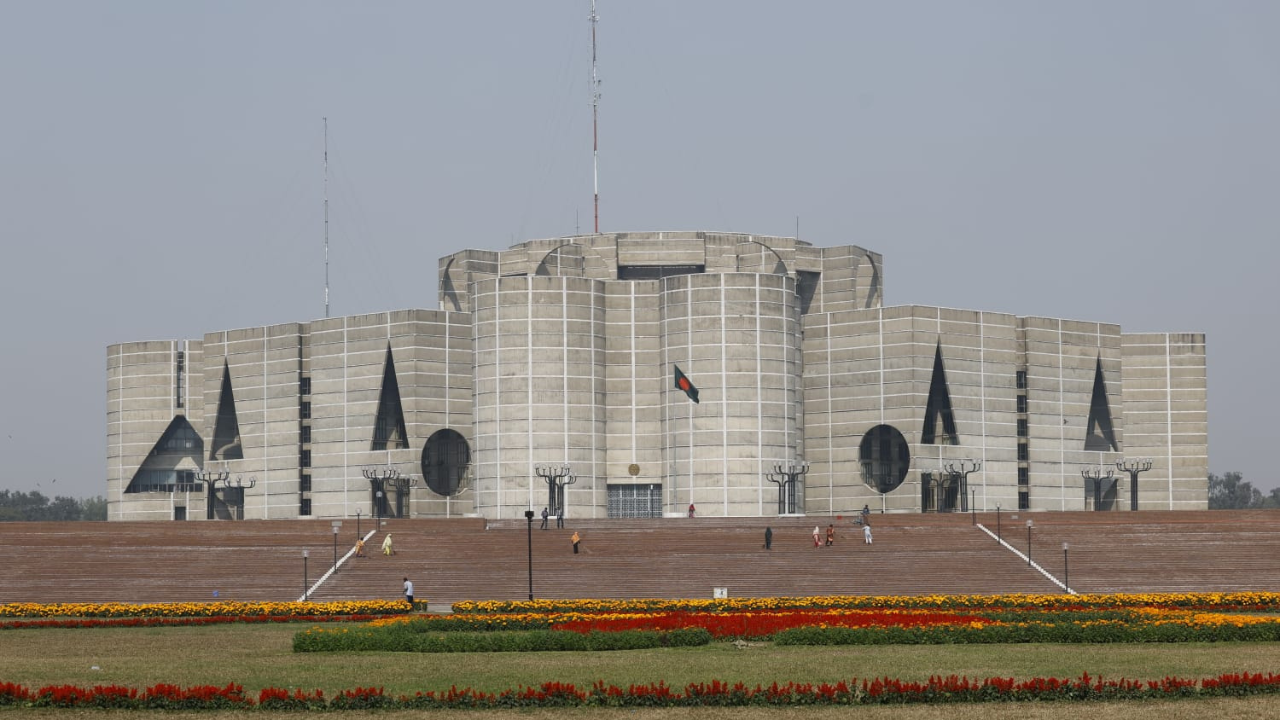 ত্রয়োদশ সংসদে চিফ হুইপ ও হুইপ হলেন যারা