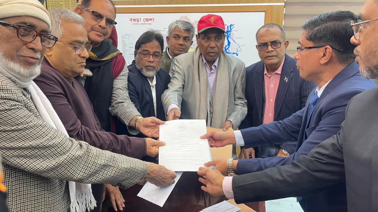 খালেদা জিয়া ও তারেক রহমানের পক্ষে মনোনয়নপত্র উত্তোলন