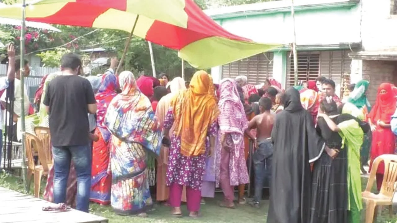 নাচ-গানের সঙ্গে যুক্ত থাকায় নারীর মরদেহ দাফনে বাধা