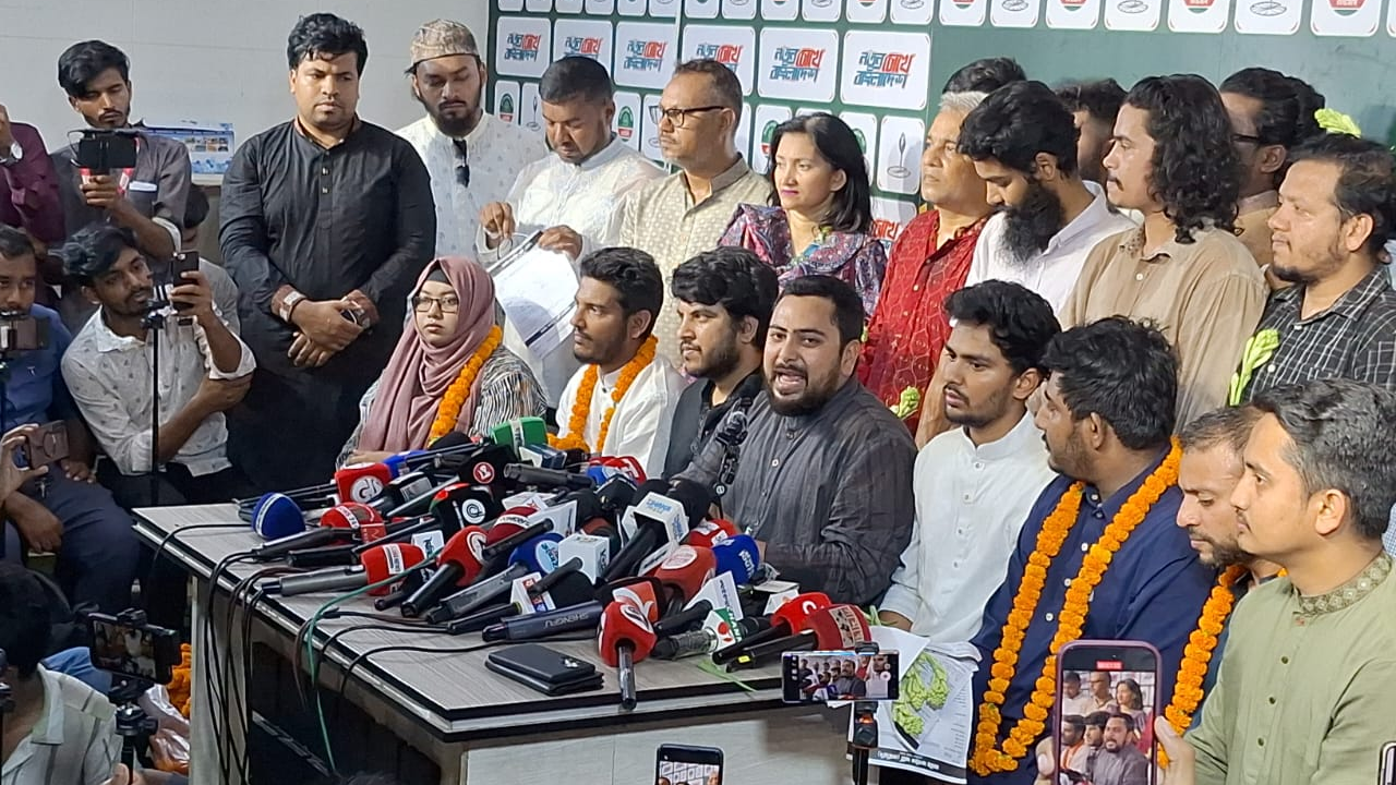 অতীতে ছাত্রলীগ করলেও এনসিপিতে যোগ দিতে পারবে: নাহিদ ইসলাম