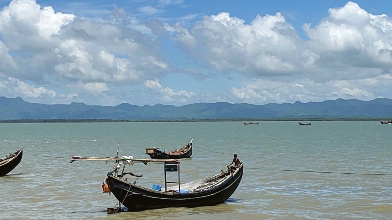 ১৩ জেলেকে ধরে নিয়ে গেছে আরাকান আর্মি