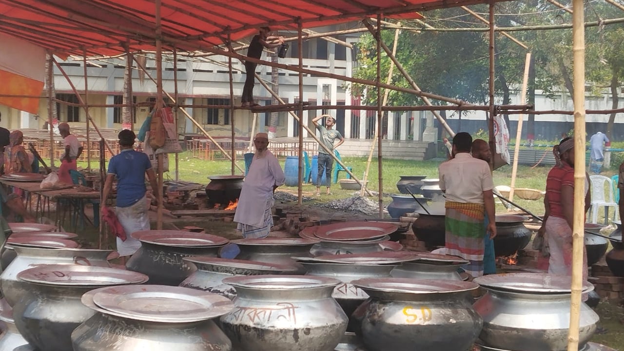 নরসিংদীতে কুলখানি অনুষ্ঠানে পদদলিত হয়ে আহত ১৫