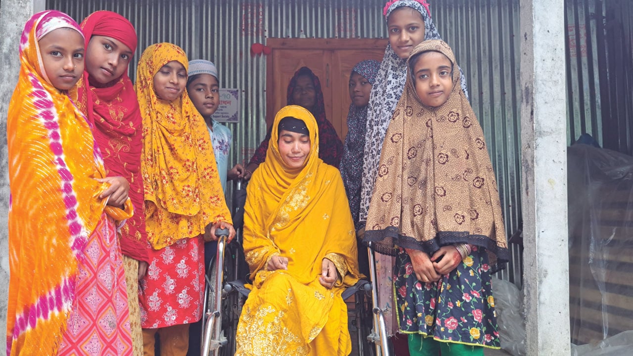 সেবার স্বীকৃতি পেলেন প্রতিবন্ধী জমেলা