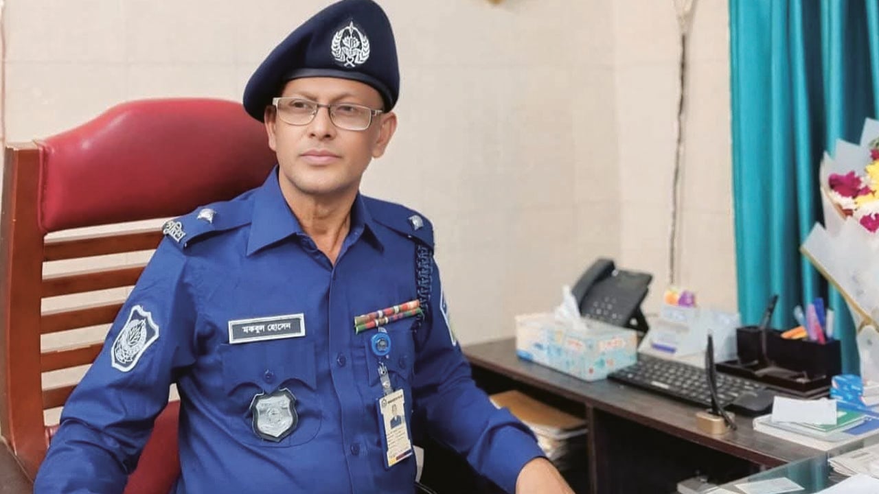 ওসিকে আল্টিমেটাম স্বেচ্ছাসেবক দলের ২ নেতার