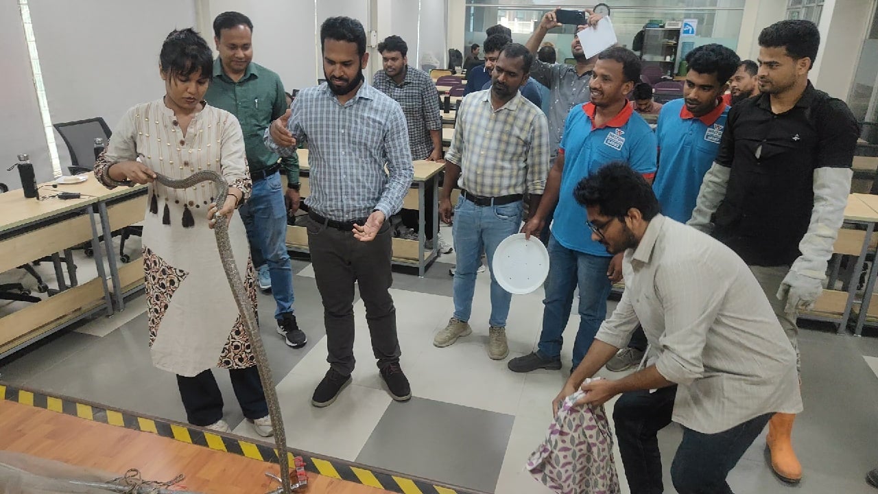 দেশের বৃহৎ প্রযুক্তি কোম্পানিতে মানুষ-প্রকৃতির ব্যতিক্রমী সহাবাস্থান