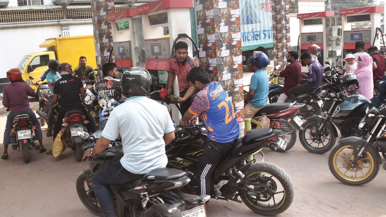 বিভাগীয় শহরে অকটেন-পেট্রোলের সরবরাহ বেড়েছে