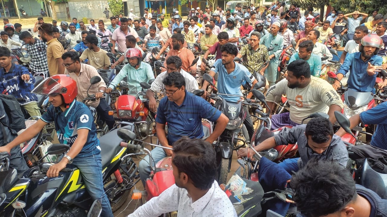 তেল নিয়ে তেলেসমাতি