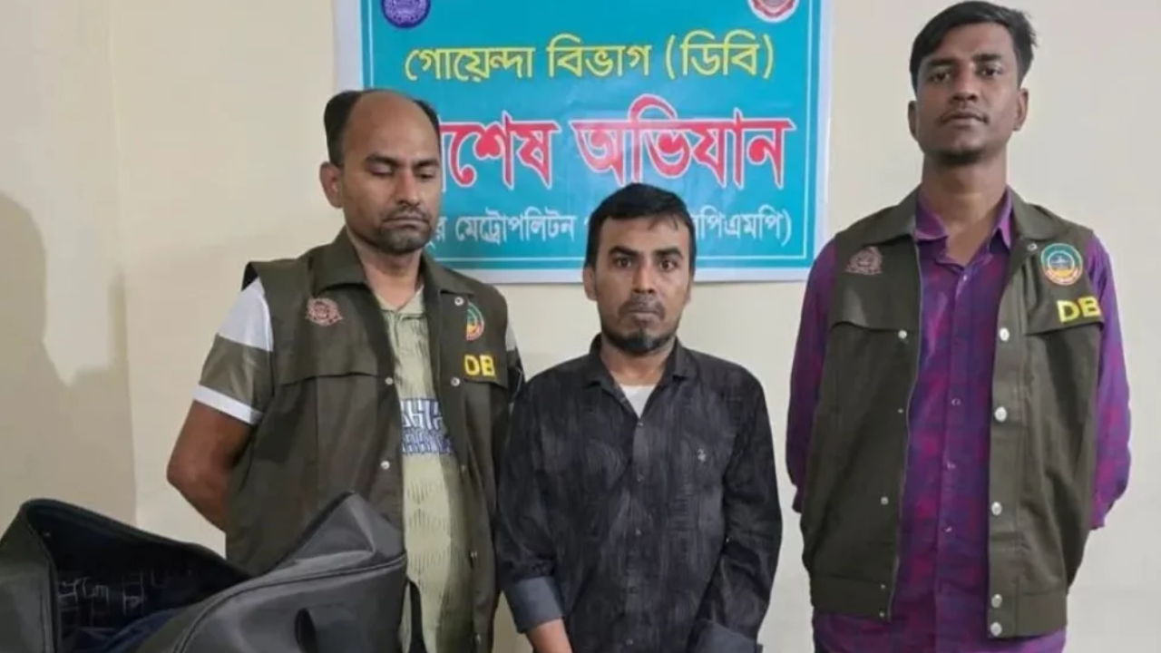 ফেন্সিডিলসহ স্বেচ্ছাসেবক দল নেতা আটক, পরে বহিষ্কার