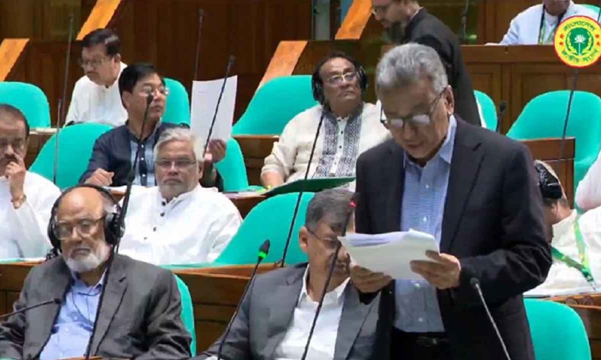 পুঁজিবাজার সংস্কার কমিশন গঠন করছে সরকার, সংসদে অর্থমন্ত্রী