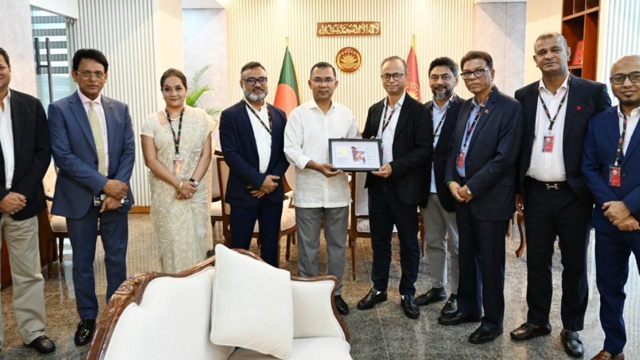 প্রধানমন্ত্রীর সঙ্গে বিজিএমইএ প্রতিনিধিদলের বৈঠক