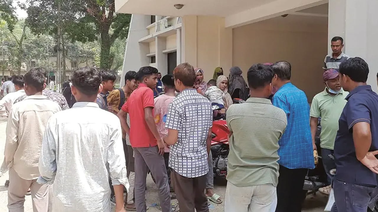 পরীক্ষায় বসলো গাইবান্ধার সেই ৬৫ পরীক্ষার্থী