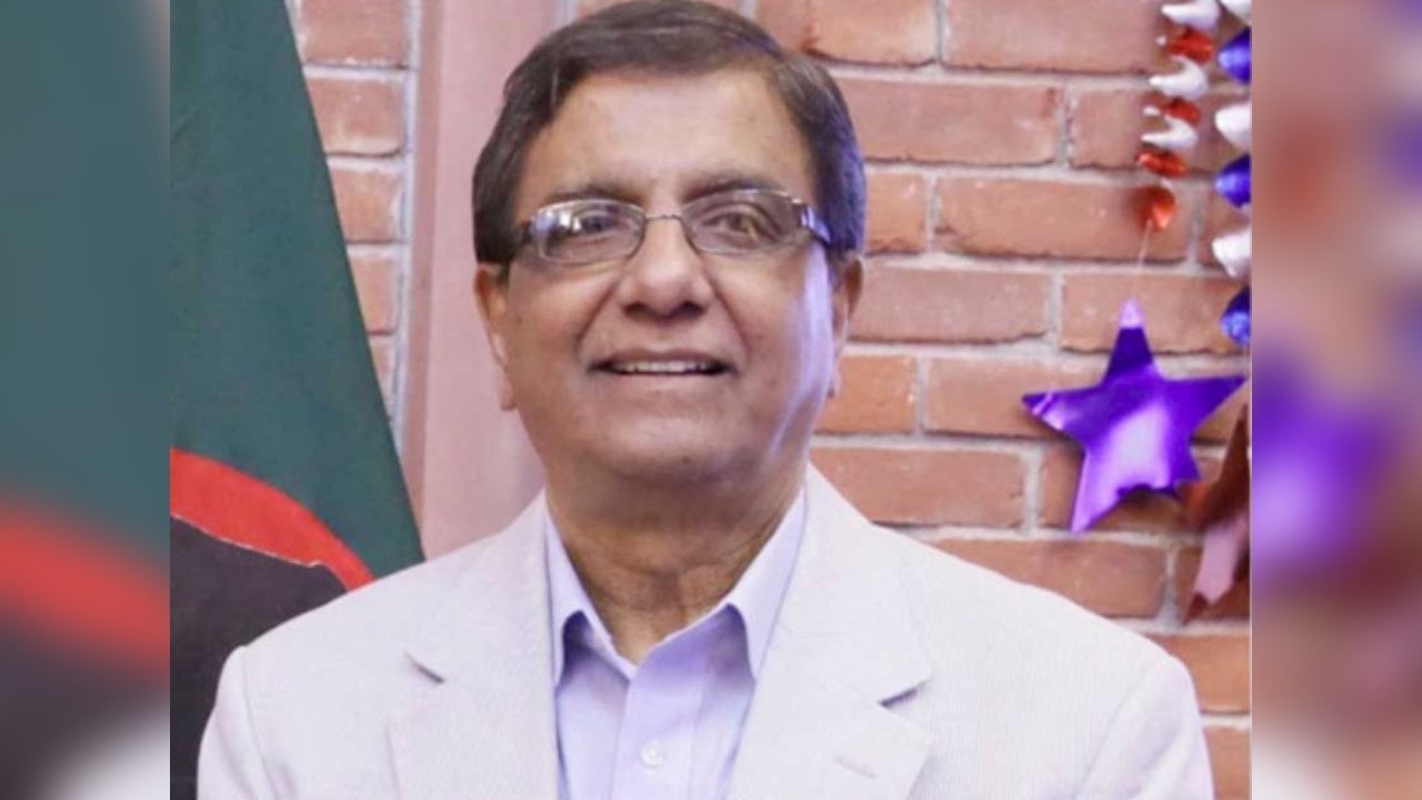 প্রথম আলোর সম্পাদকসহ ৩ সাংবাদিকের বিরুদ্ধে মামলা
