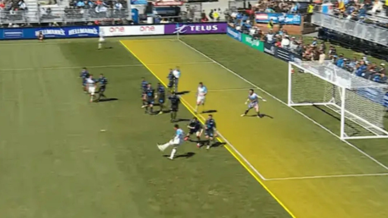 বিশ্বের প্রথম ডেলাইট অফসাইড গোল