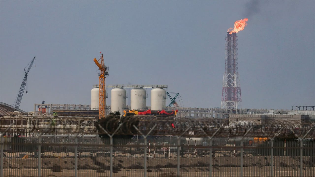 ইরানের হামলায় কাতারের শিল্পাঞ্চলে আগুন