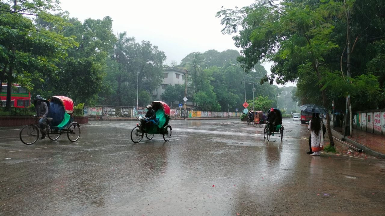 রাজধানীতে বজ্রবৃষ্টি