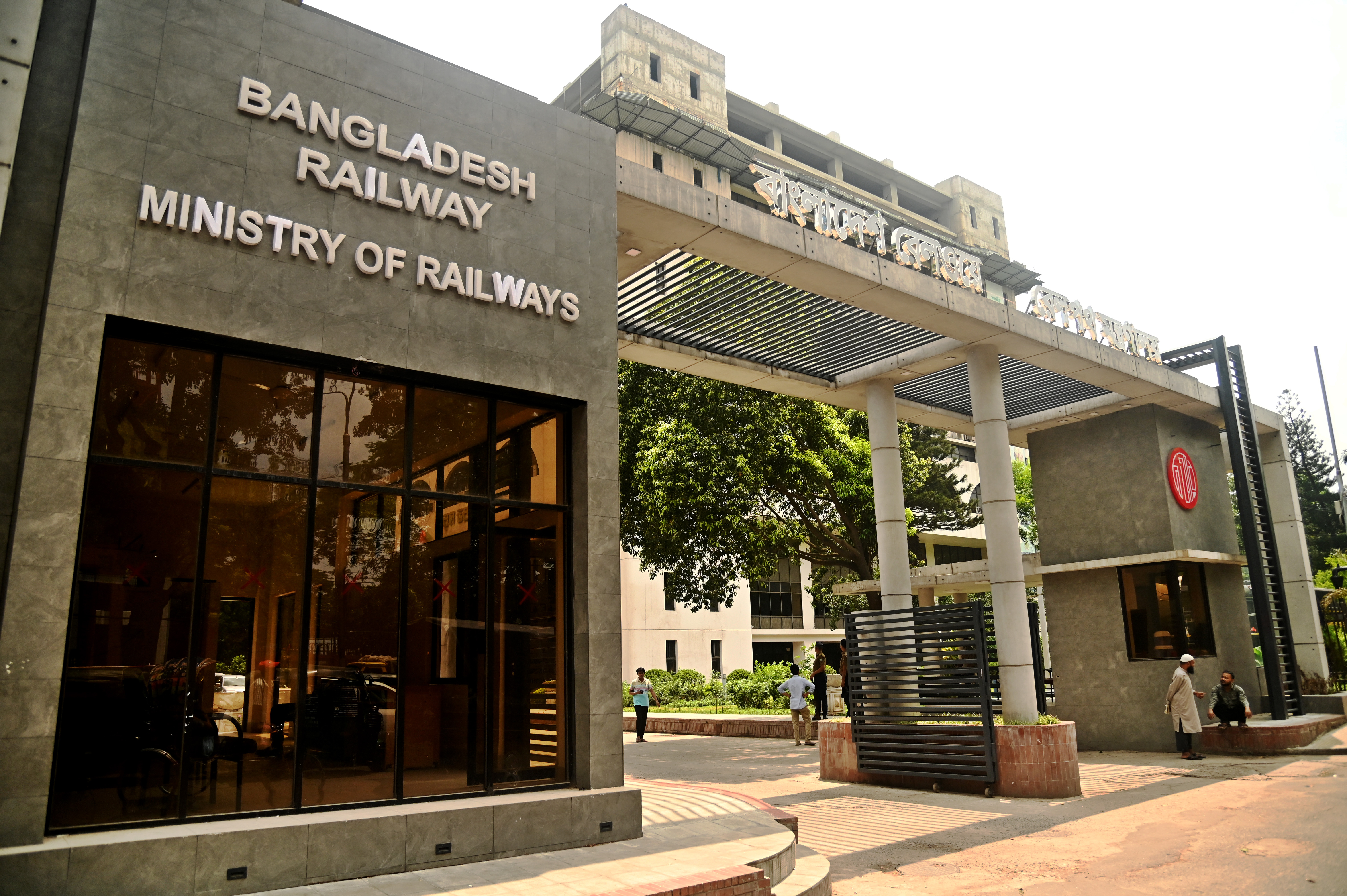 নির্ধারিত হারের বাইরে ভাড়া আদায় করা যাবে না: রেলওয়ে