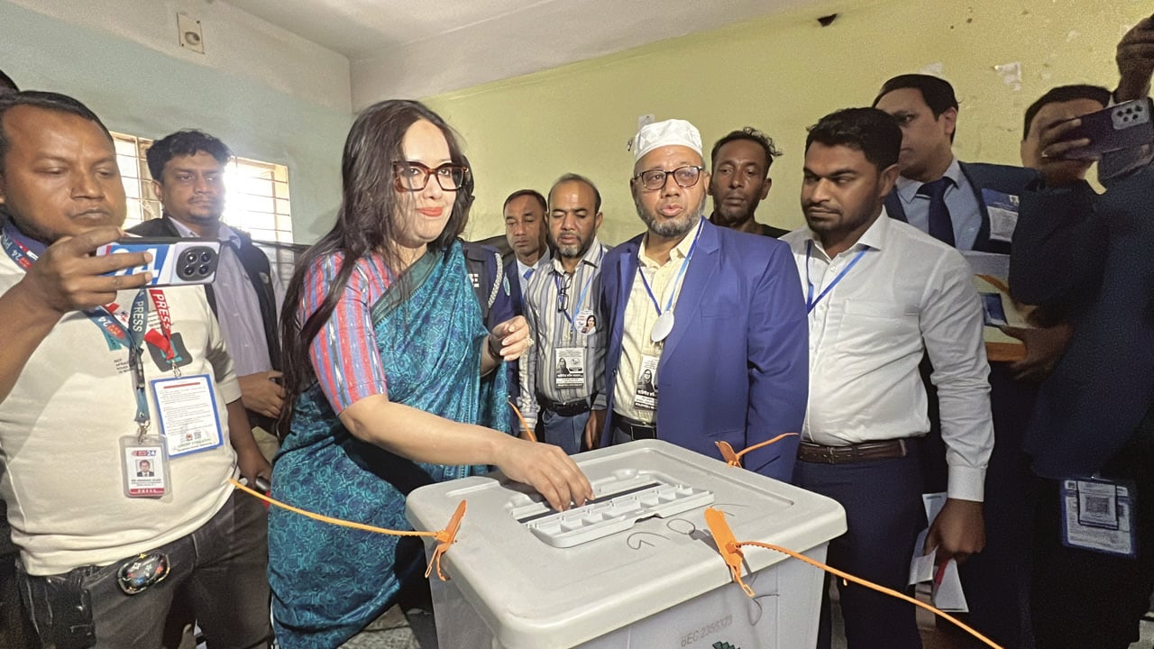 ভোট দিয়ে উচ্ছ্বসিত রুমিন ফারহানা, শতভাগ বিজয়ের আশা