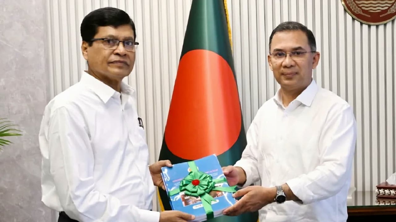 প্রধানমন্ত্রীর কাছে পেশ হলো ‘বালিশ কাণ্ড’ দুর্নীতির প্রতিবেদন