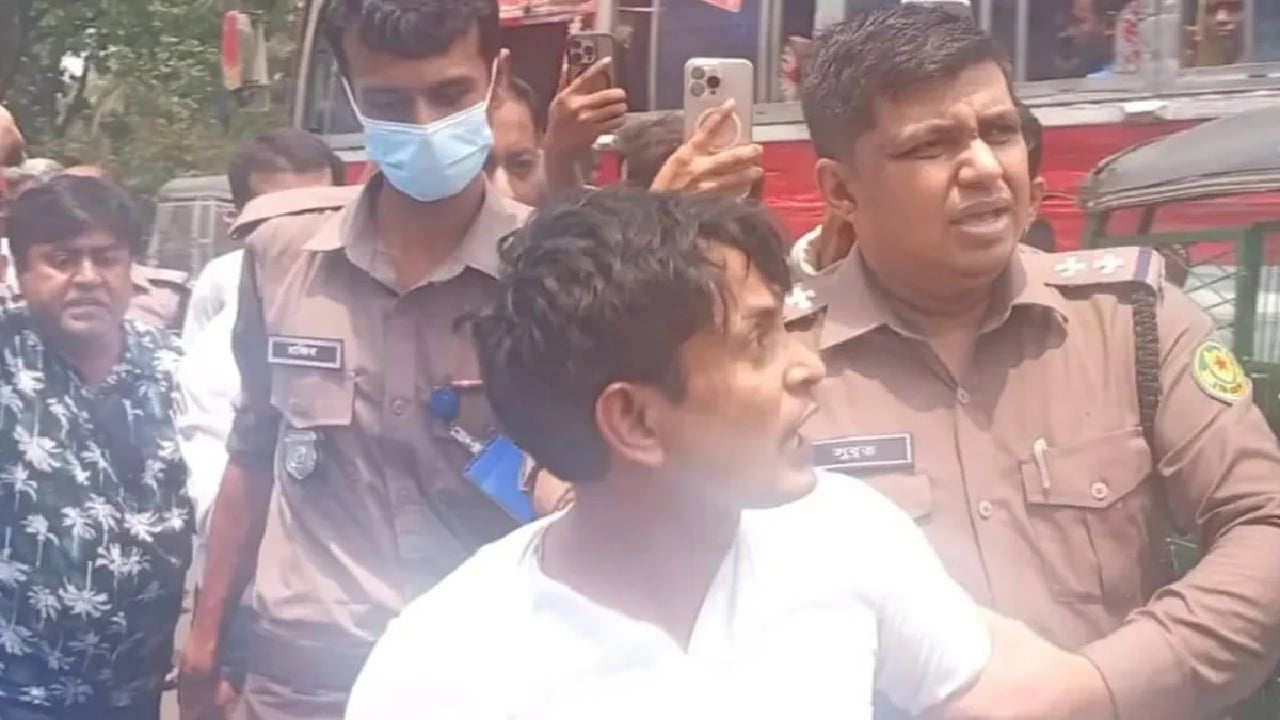 রাশেদ প্রধানের পিএসকে পুলিশ হেফাজতে নেওয়া হয়েছে