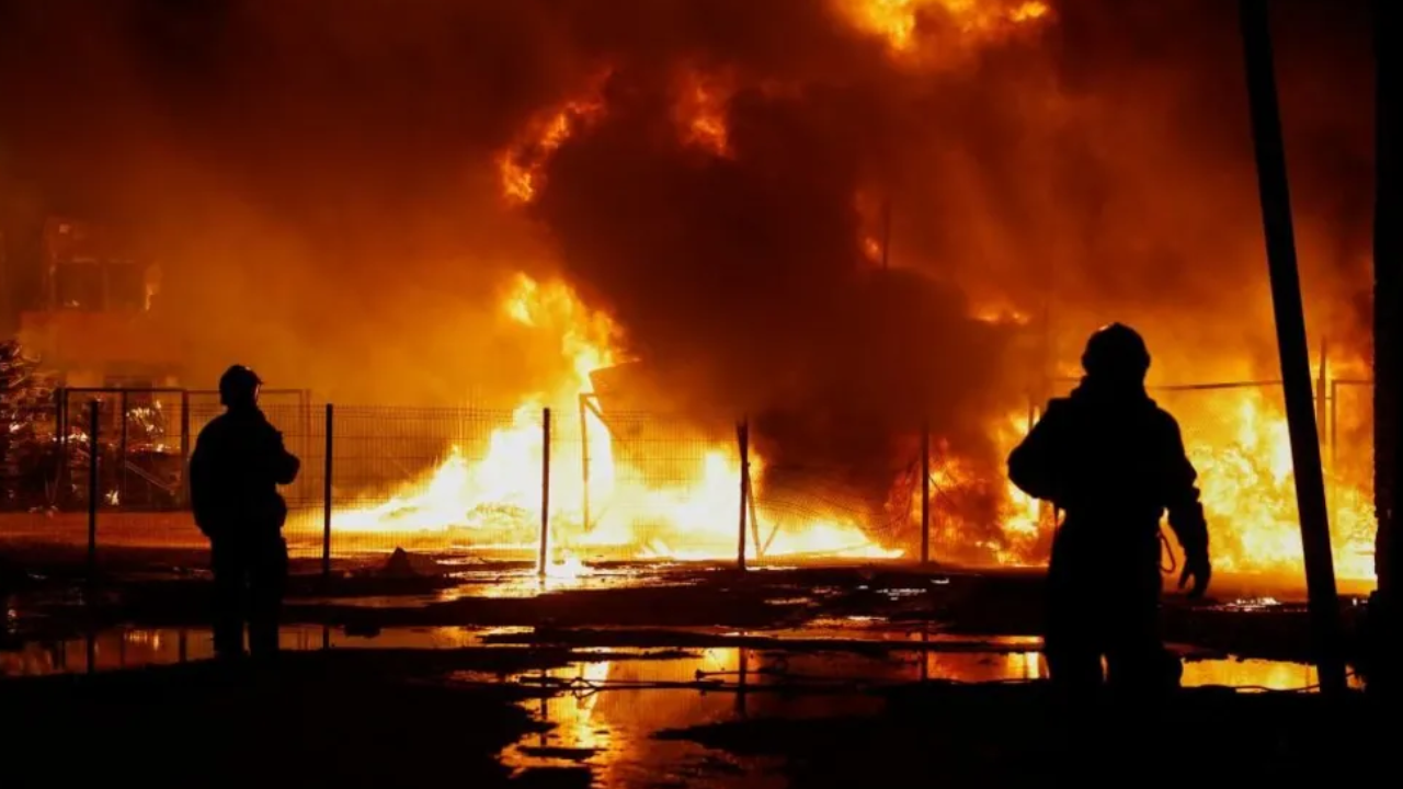 রাশিয়া-ইউক্রেনের পাল্টাপাল্টি হামলায় শিশুসহ নিহত ১৫
